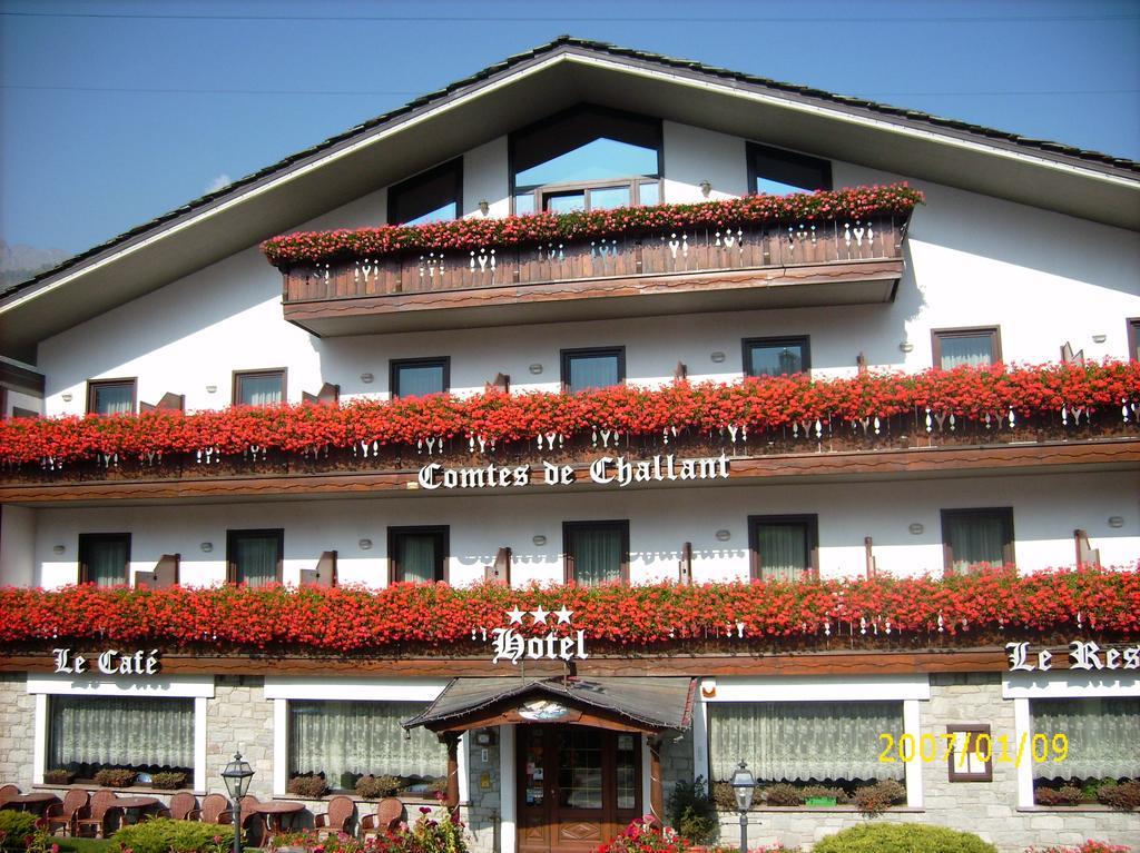 Hotel Comtes De Challant Albergo Etico Valle D'Aosta Fenis Exterior photo